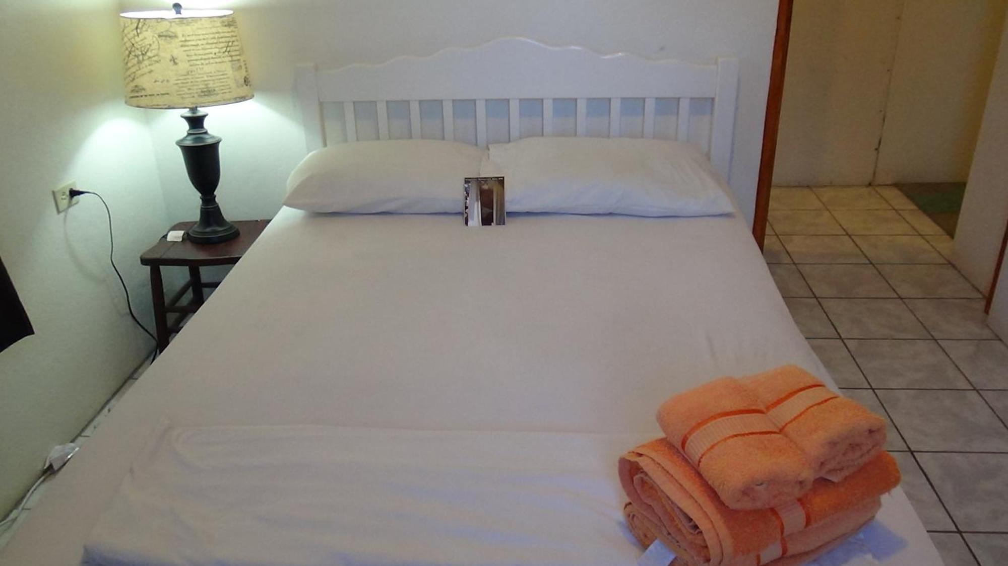 Hacienda Tropical Guest House Belmopan Pokój zdjęcie